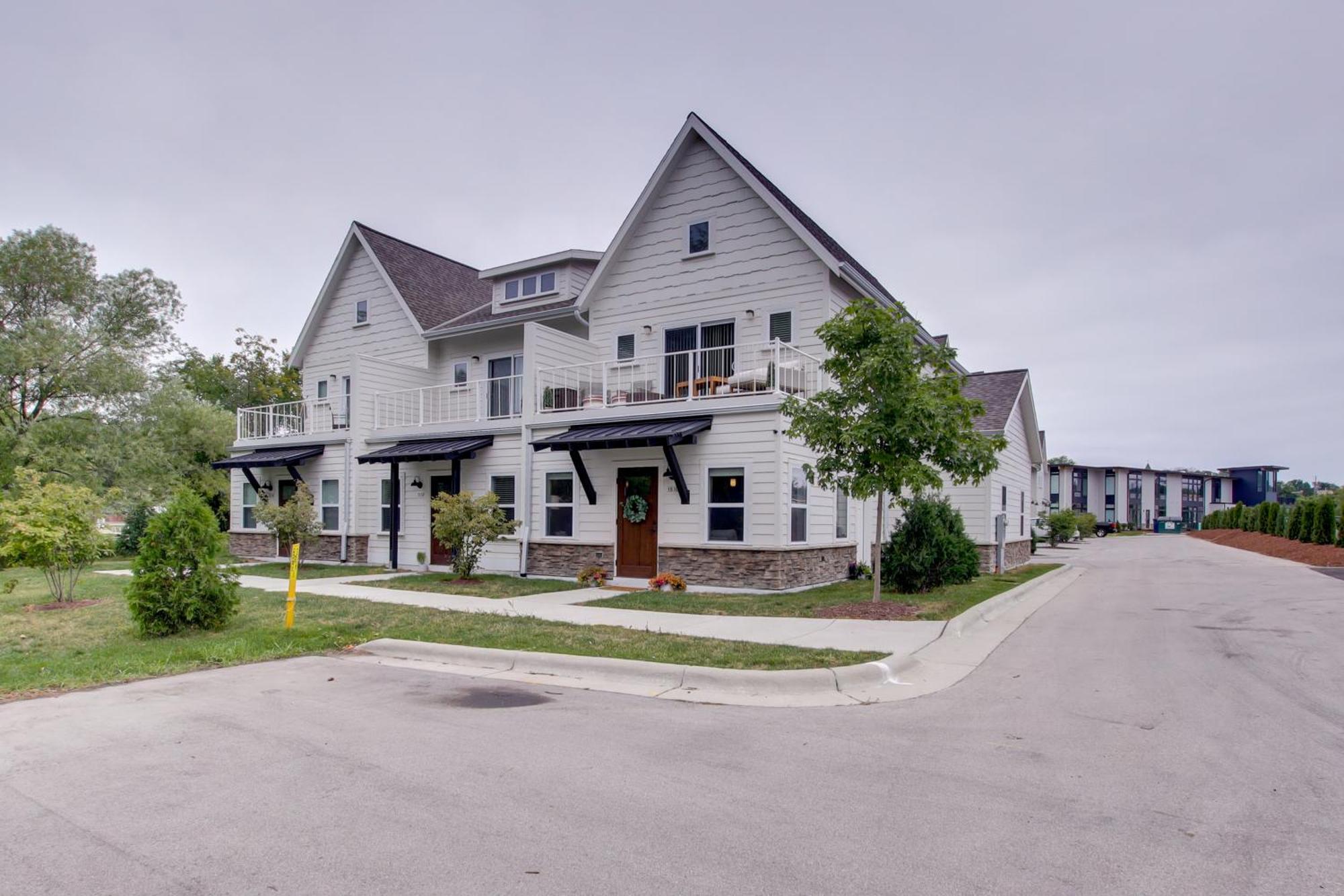 Riverfront Sheboygan Townhome With Grill! 외부 사진